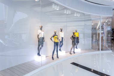 Moda shopfront mankenler