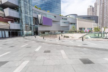 Ofis Binası yakınındaki boş yol