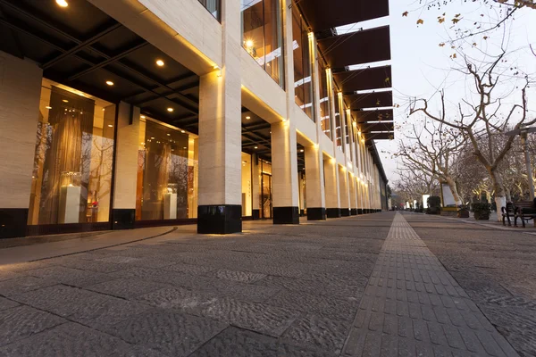 Espacio vacío y exterior del edificio moderno — Foto de Stock