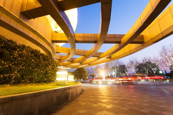 Lege ruimte en moderne gebouw buitenkant — Stockfoto