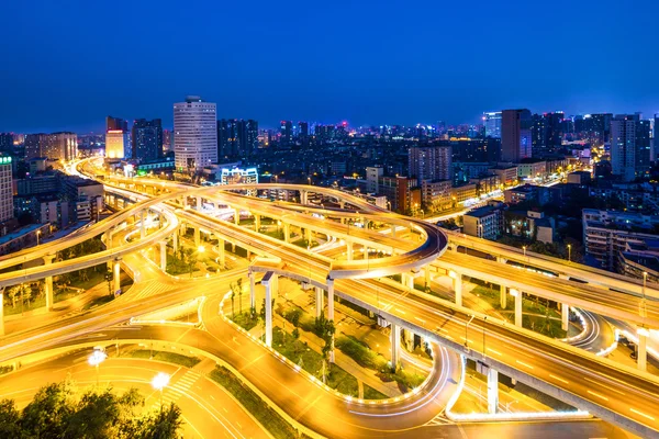 Skyline and elevated roads — Stock Photo, Image