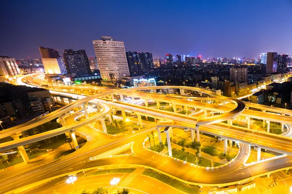 Skyline and elevated roads — Stock Photo, Image