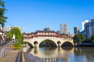 Modern şehir Vintage Bridge'de