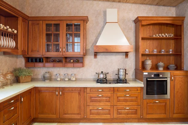 现代厨房室内和家具 — 图库照片