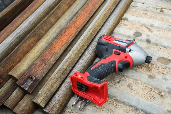 Timmerman tools op houten plank — Stockfoto