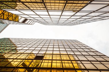 Modern gökdelen dış ve gökyüzü