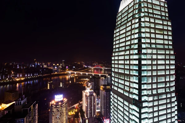 Arranha-céus em Chongqing à noite — Fotografia de Stock