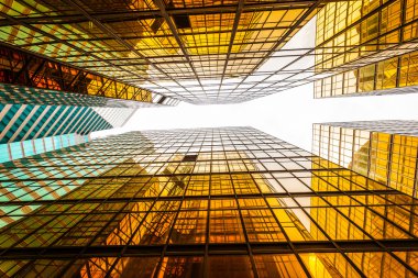 Modern gökdelen dış ve gökyüzü