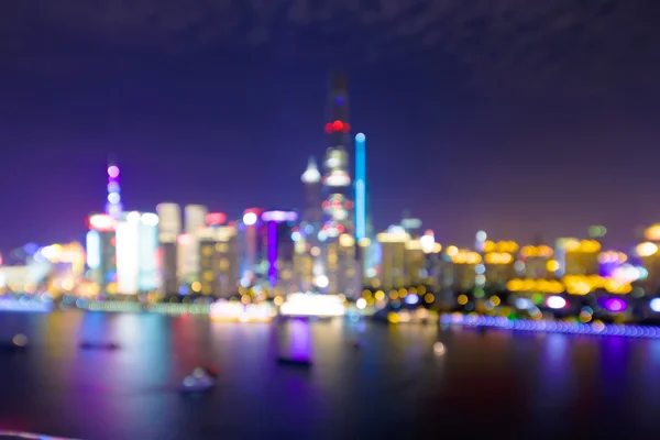 Verlichte en intreepupil skyline en stadsgezicht van Shanghai — Stockfoto