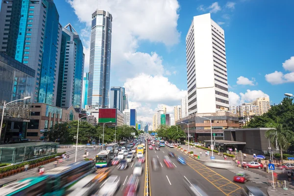 Traffic blur motion and buildings — Stock Photo, Image