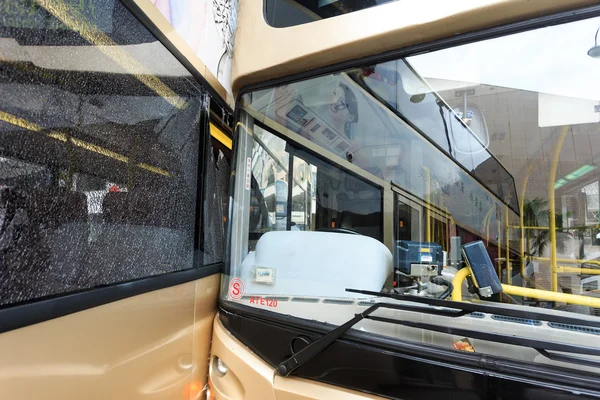 两辆巴士撞在香港 — 图库照片