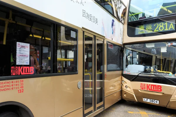 Два автобуса разбились в Гонконге. — стоковое фото