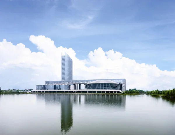 Una arquitectura en el agua —  Fotos de Stock