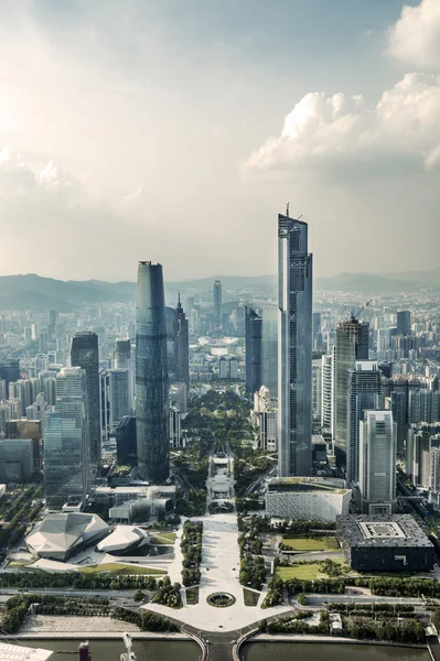 Panorama över skyskraporna i en modern stad — Stockfoto