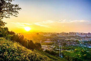 modern bir şehir içinde gökdelenler Panorama görünümünü