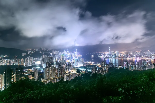 Vista panorâmica dos arranha-céus em uma cidade moderna — Fotografia de Stock