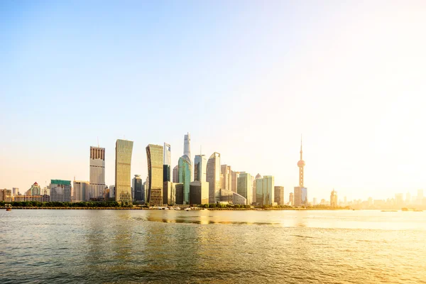 Channel with skyscrapers aside — Stock Photo, Image