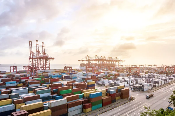 Industriehafen im Hafen von Shanghai — Stockfoto