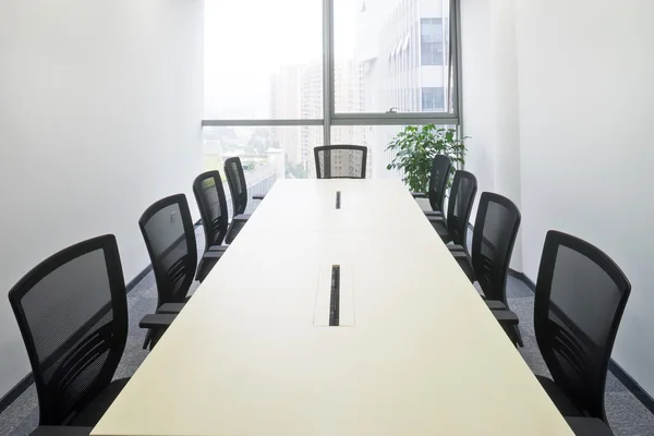 Interieur van de vergaderzaal in moder office — Stockfoto