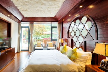 iç boş otel yatak odası