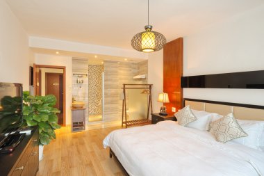 iç boş otel yatak odası