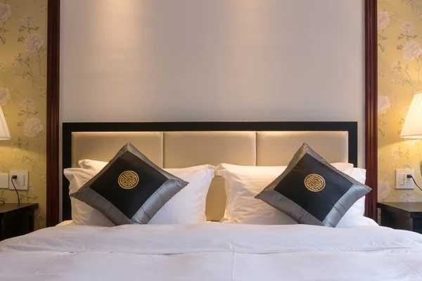 Interiör av Tom hotel sovrum — Stockfoto