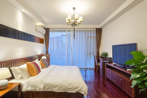 Interior of empty hotel bedroom — Stock Photo, Image