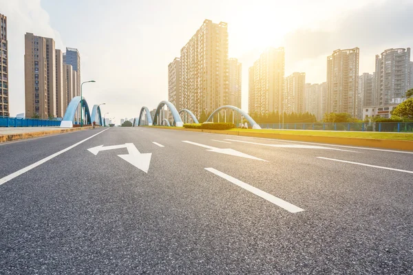 Asphalt road in morden city — Stock Photo, Image