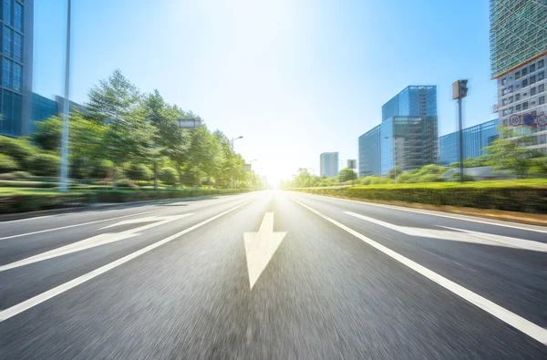 Strada asfaltata nella città di Morden — Foto Stock