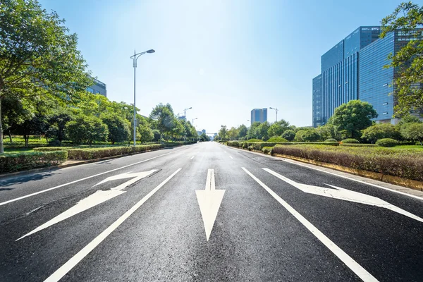 Asphalt road in morden city — Stock Photo, Image