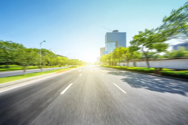 Camino de asfalto en morden city — Foto de Stock