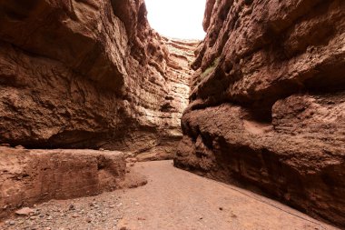 Kırmızı kumtaşı Vadisi