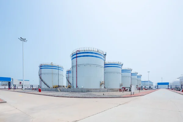 Paesaggio di deposito di olio — Foto Stock