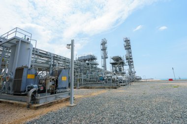 petrol rafineri tesisi boru hattı