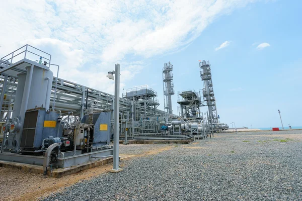 petrol rafineri tesisi boru hattı