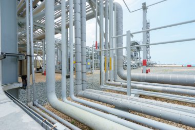 ekipman ve petrol rafinerisi boru hattı