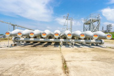 Ekipmanları, boru hattı ve tank petrol rafineri tesisi