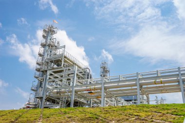 Ekipmanları, boru hattı ve tank petrol rafineri tesisi