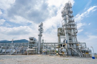 Ekipmanları, boru hattı ve tank petrol rafineri tesisi