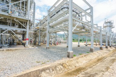 Ekipmanları, boru hattı ve tank petrol rafineri tesisi