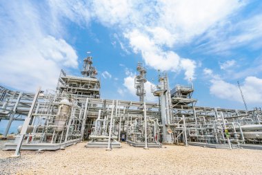 Ekipmanları, boru hattı ve tank petrol rafineri tesisi