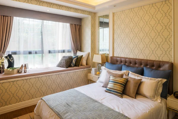 Interiören i sovrum på modern villa — Stockfoto