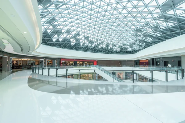 Koridor ve soyut tavan alışveriş merkezi — Stok fotoğraf