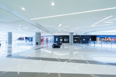 koridor büyük billboard alışveriş merkezi ile