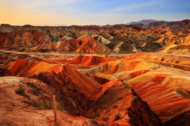 manzara Zhangye kırmızı kumtaşı