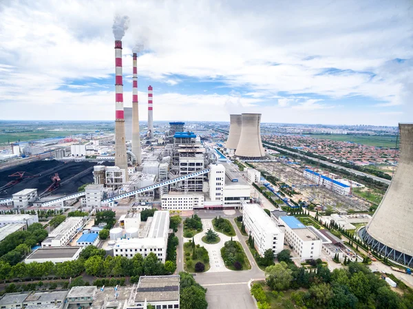 Horizonte y paisaje de la central eléctrica — Foto de Stock