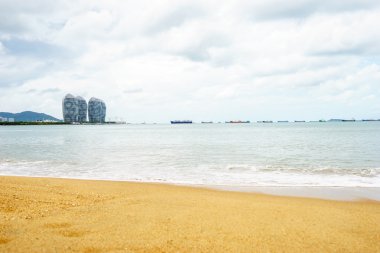 plaj ve açık deniz suyu