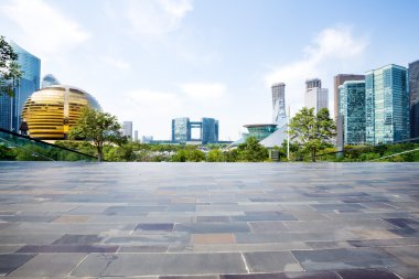 manzarası ve boş kare açık modern binalar