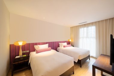 Modern yatak odasının içi