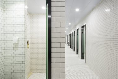 Modern soyunma odasının içi